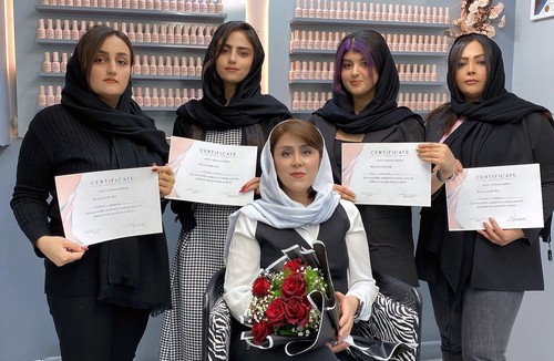 مدرس ناخن نیشتمان عشق الهی