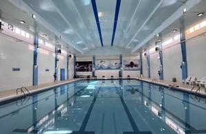 مربی شنا کرمان هنگامه بختیاری 