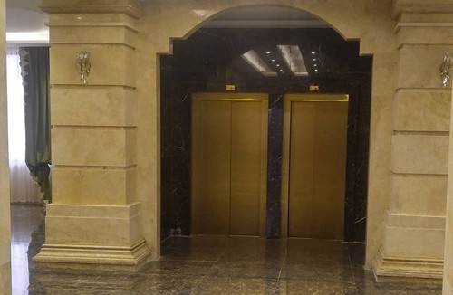  آسانسور‌ آرتا فراز