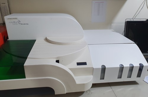 آزمایشگاه دکتر نقاش