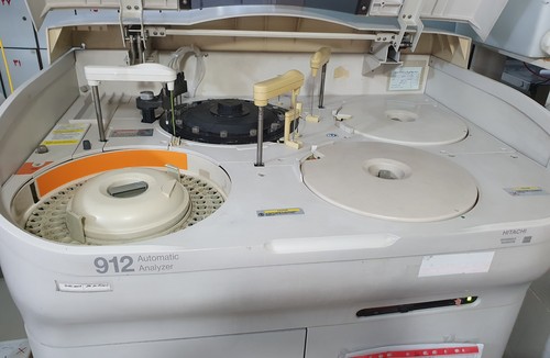 آزمایشگاه دکتر نقاش