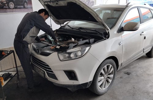 تعمیرگاه تخصصی جک و kmc حمزه