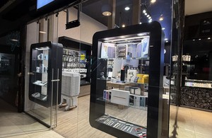 اپل استور IV tech