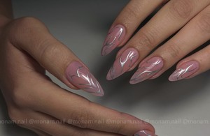 خدمات کاشت ناخن مونا