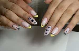 سالن ناخن حنانه 