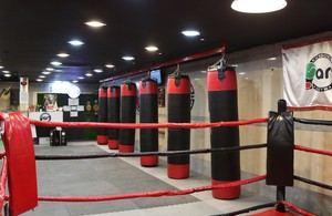 آکادمی کیک بوکسینگ پارس