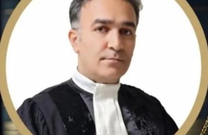 وکیل پایه یک دادگستری