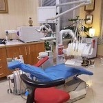 دکتر احمدی دندانپزشک