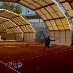 مربی آموزش تنیس