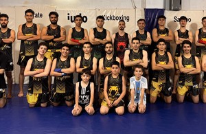 کیک بوکسینگ پیروزی استاد مهدی شیری جیان