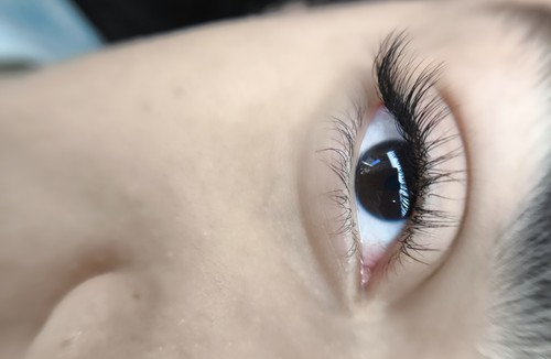 اکستنشن مژه مینا اقایی