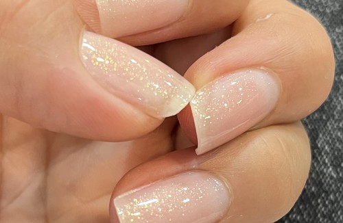 خدمان ناخن و مژه