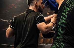 کیک بوکسینگ پیروزی استاد مهدی شیری جیان